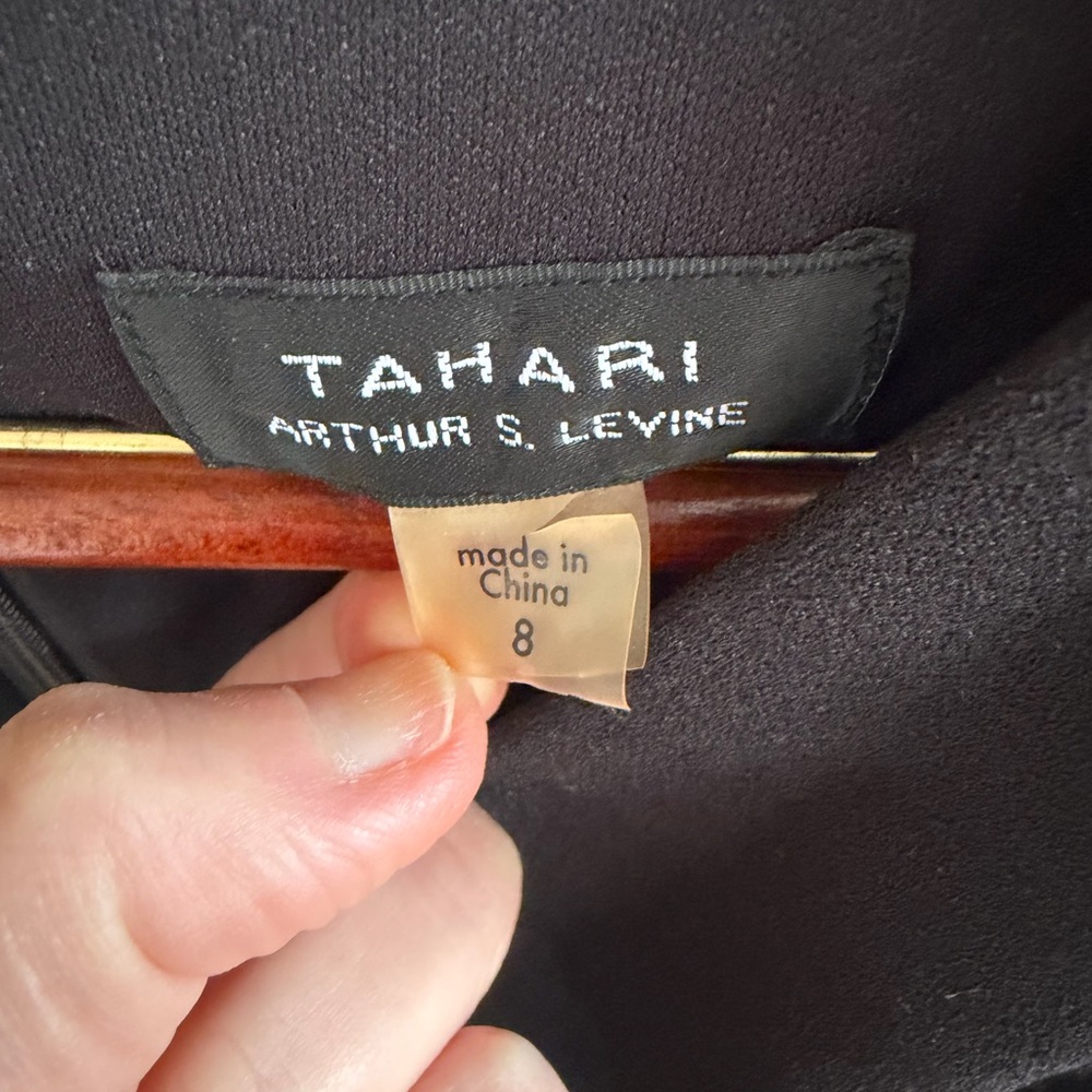 Tahari Arthur Levine Black Gold Metallic Cocktail Dress Quiet Luxury mob wife 8 - Picture 9 of 10
